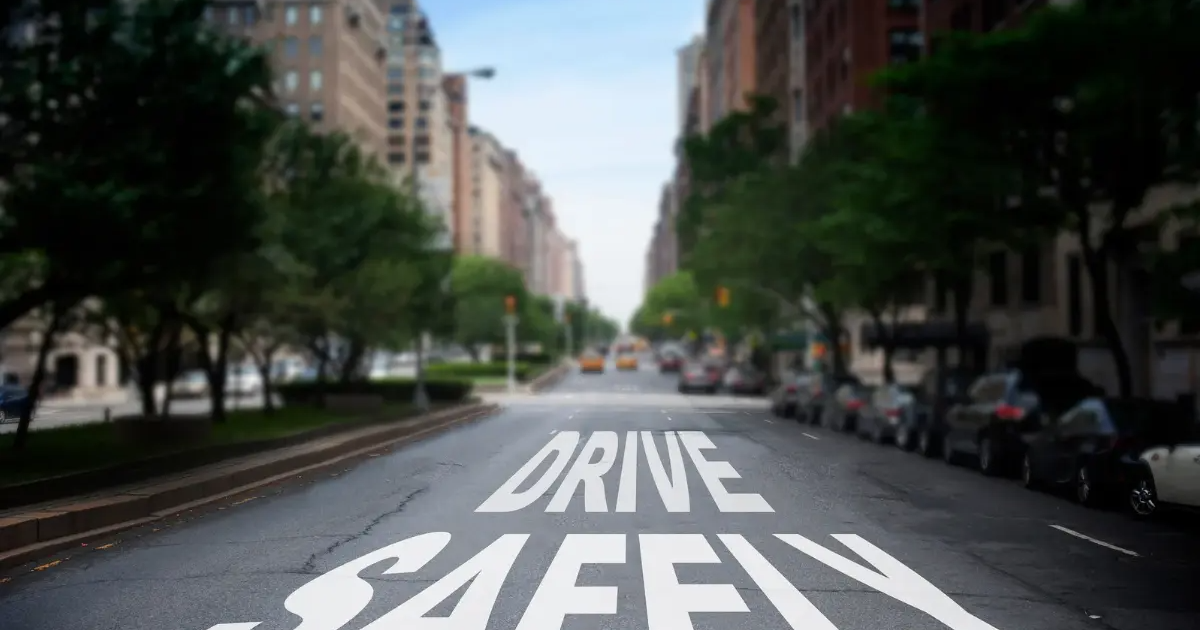 Nauka bezpiecznej jazdy autem – klucz do pewności na drodze i życia bez stresu